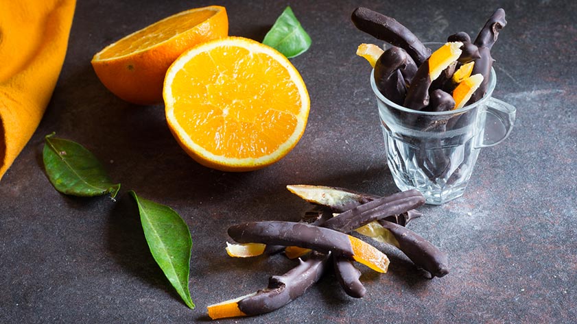 Scorzette d'arancia ricoperte di cioccolato